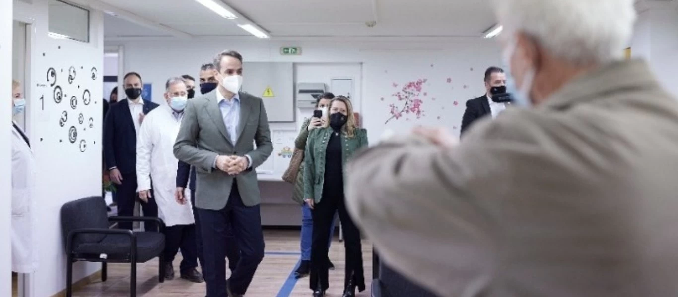 Βγαλμένος από πρωταπριλιάτικο αστείο ο πρωθυπουργός - «Μα γιατί φωνάζουν αφού άρχισε ο εμβολιασμός;» (βίντεο)